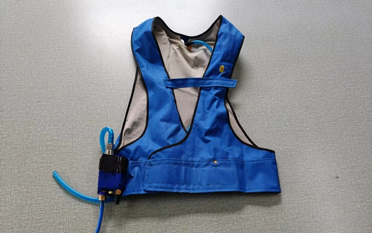 Perch&eacute; i lavoratori dell'industria hanno bisogno di un gilet di raffreddamento Air-Vortex con dispositivo di raffreddamento in ambienti di calore estremo？