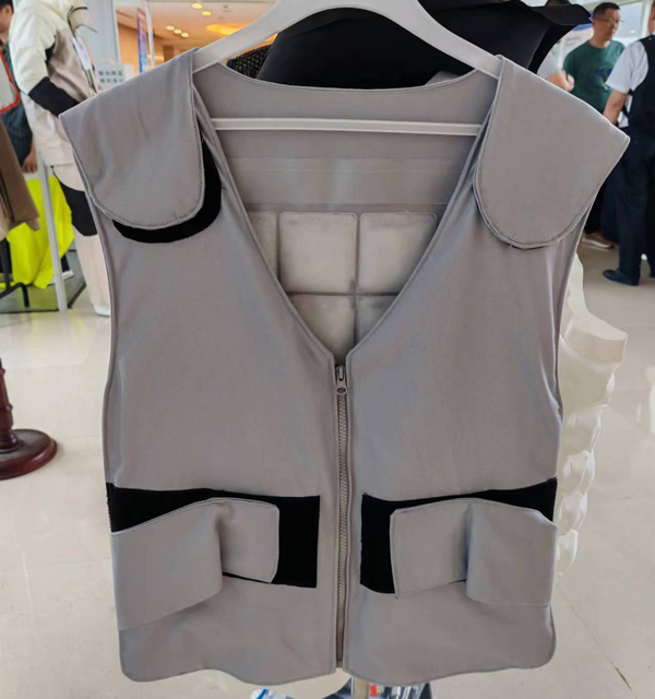 Gilet rinfrescante Senjoy per uomo e donna con 2 confezioni PCM che fornisce una temperatura costante di 65 °F per 3-4 ore