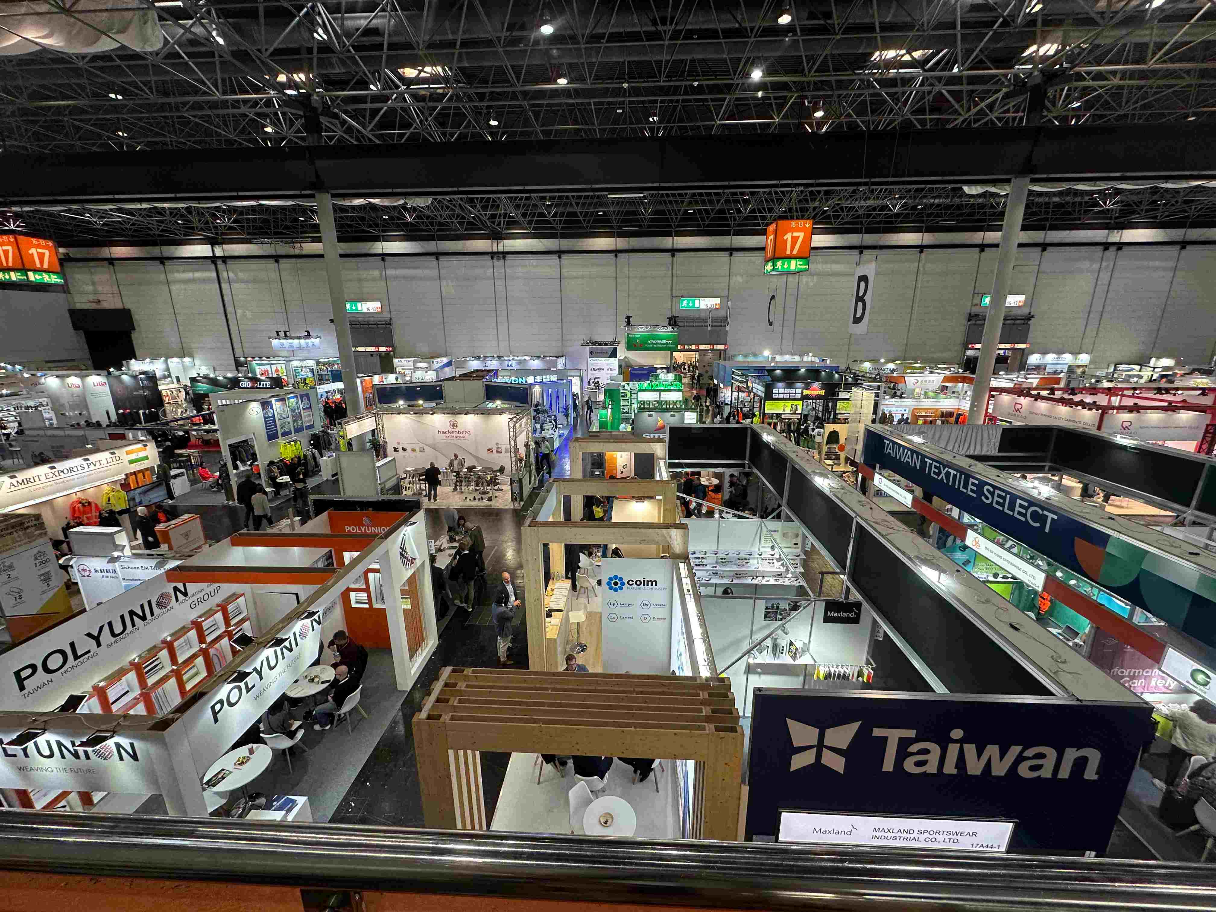 SenJoy presenta innovativi indumenti rinfrescanti alla fiera internazionale tedesca A+A